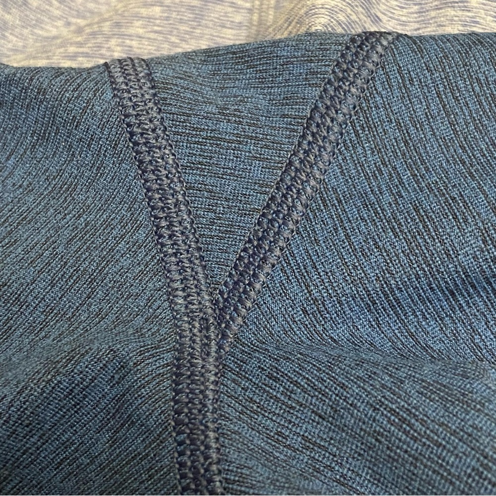 Outdoor Voices Size Small 7/8 Warmup Leggings in Navy Deep and Sea mist. - Picture 4 of 6